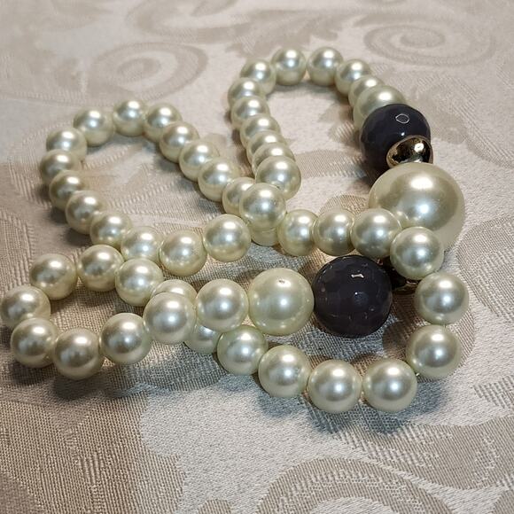 Vintage 70's Massive Glass Pearls Necklace - Picture 2 of 14